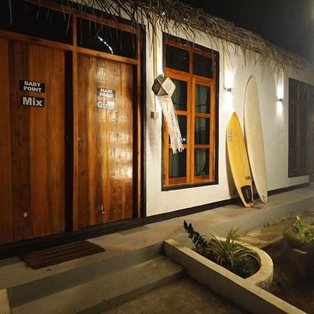 Surfing Lion Hostel Arugam Bay Buitenkant foto