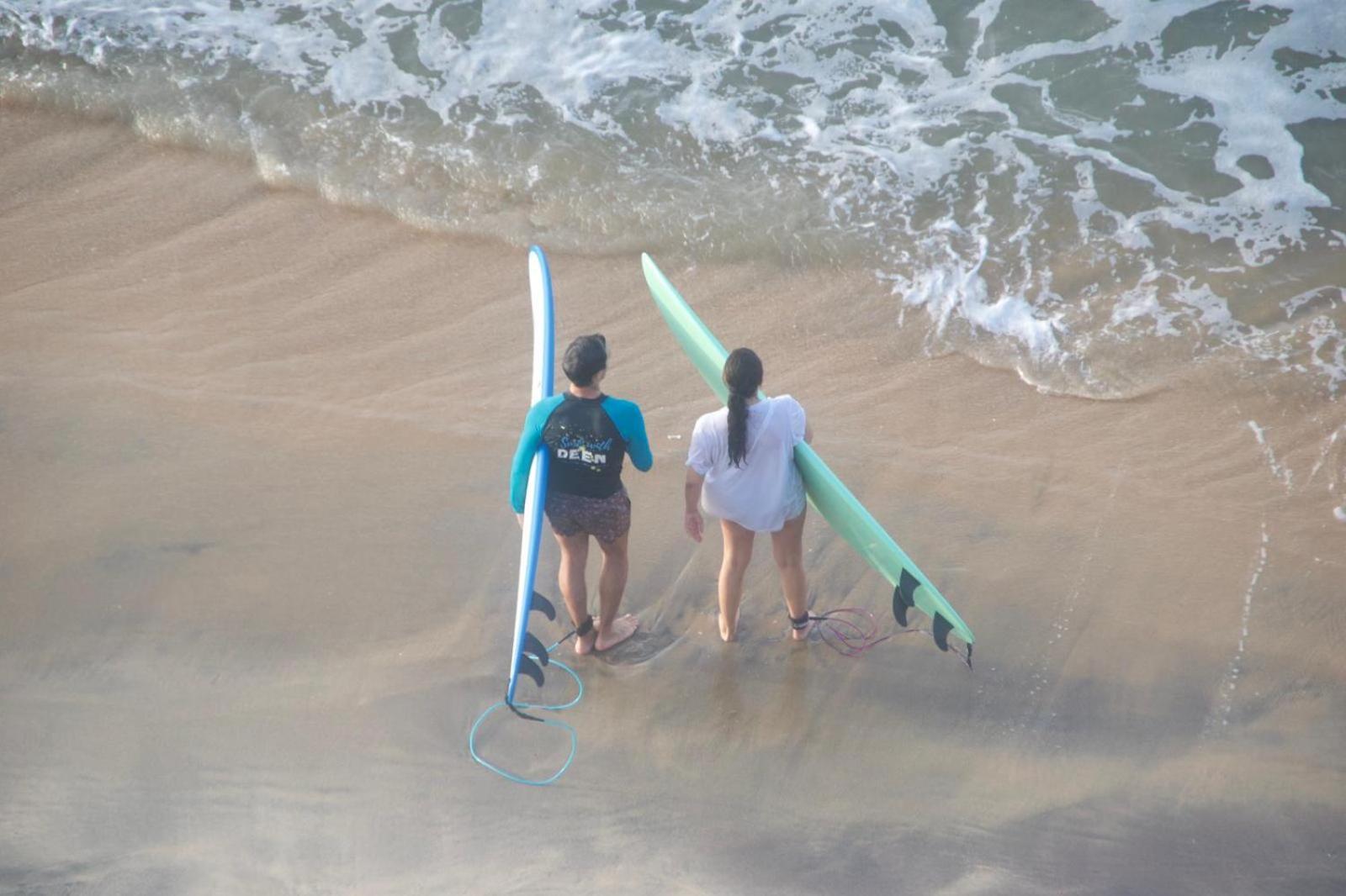 Surfing Lion Hostel Arugam Bay Buitenkant foto