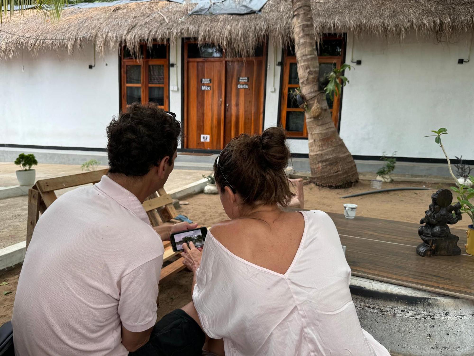 Surfing Lion Hostel Arugam Bay Buitenkant foto