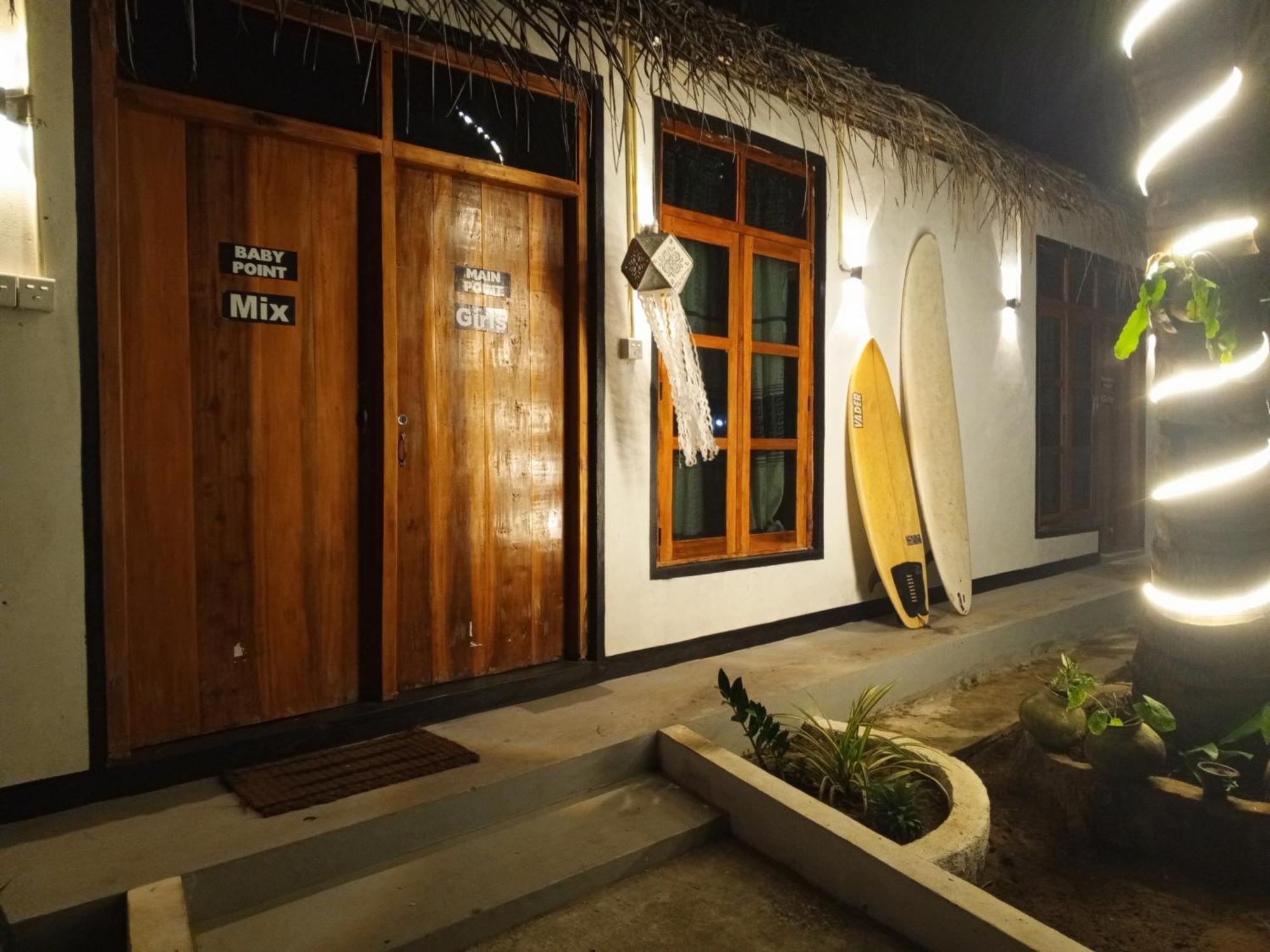 Surfing Lion Hostel Arugam Bay Buitenkant foto