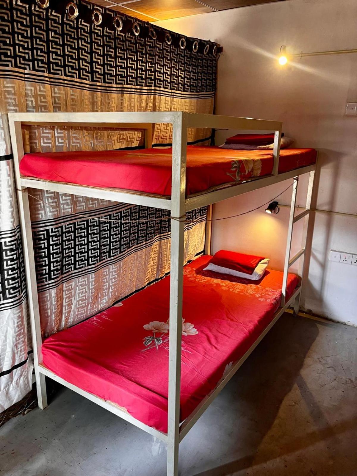 Surfing Lion Hostel Arugam Bay Buitenkant foto